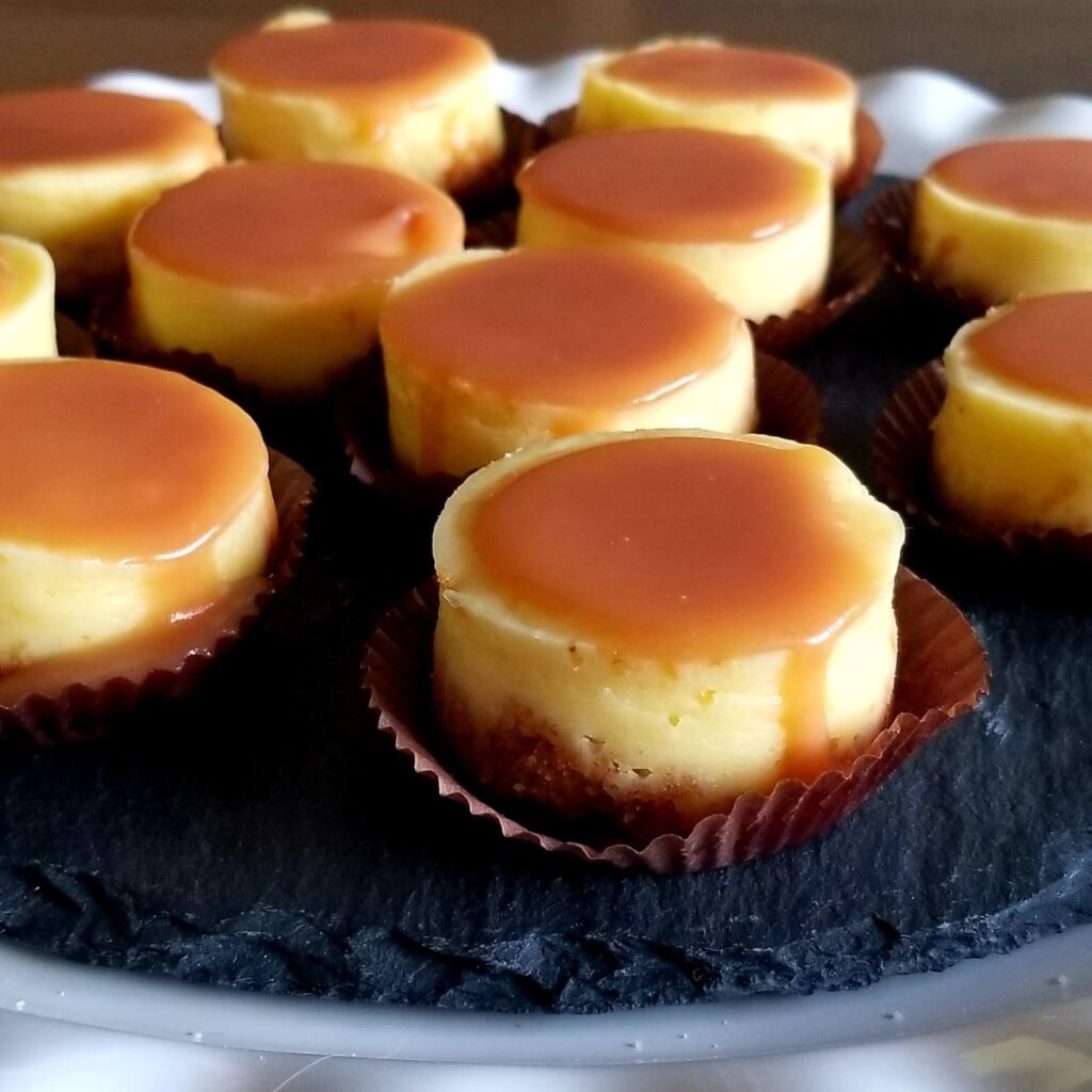 mini caramel cheesecake